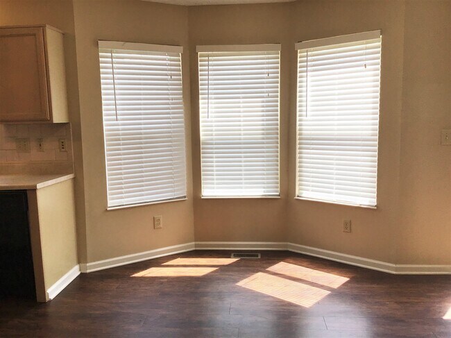 Building Photo - 7366 Murrayfield Drive