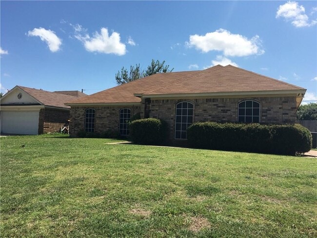 Building Photo - 617 Parkview Dr