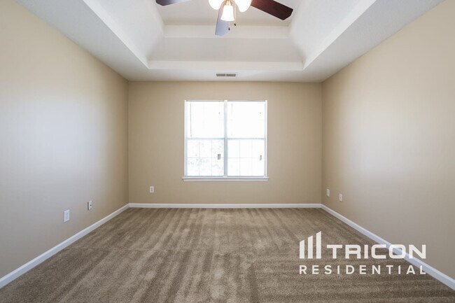 Foto del edificio - 3185 Lower Creek Dr