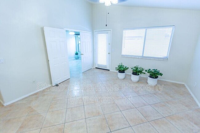Building Photo - 12734 W Desert Rose Rd