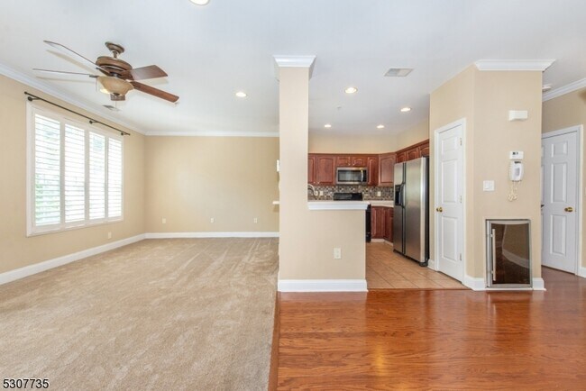 Building Photo - 118 Rock Creek Dr