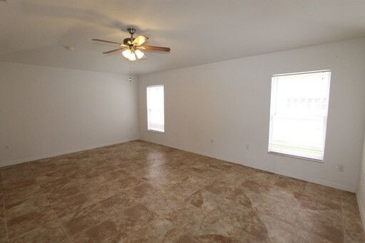 Building Photo - Orlando - 4 Bedroom 2 Bathroom - 1595.00