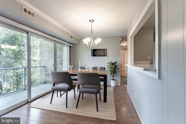 Foto del edificio - 2908 Kings Chapel Rd