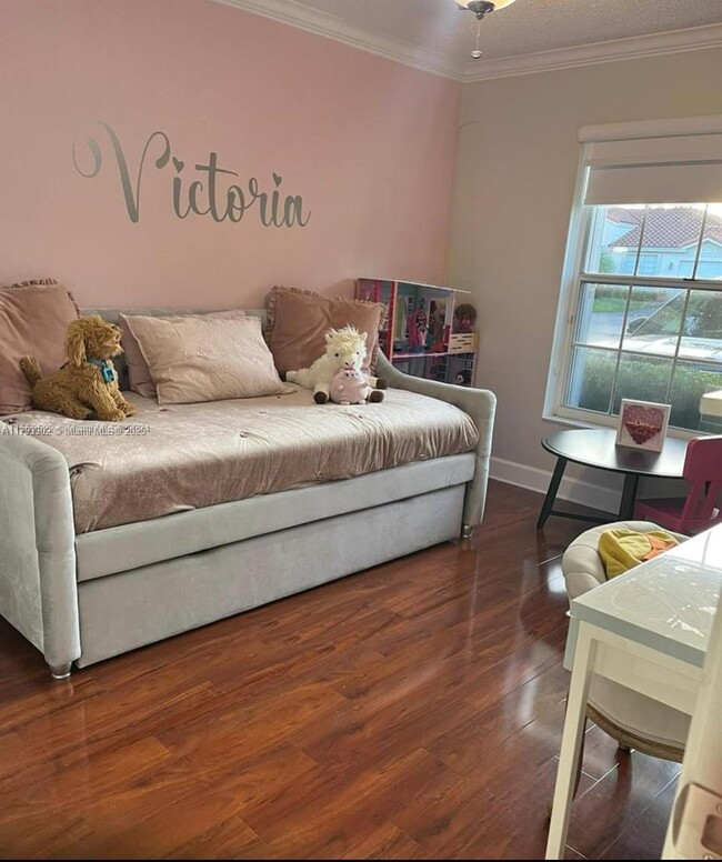 Foto del edificio - 5596 NW 102nd Ct