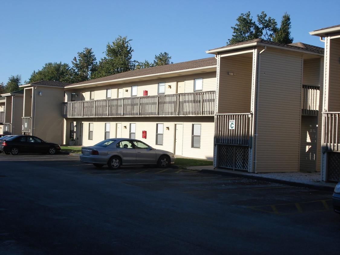 Primary Photo - Belcrest Apartments