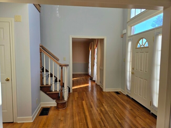 Foto del edificio - 270 N Drive, Fayetteville, GA 30214 – 4 BD / 2.5 BTH - Available NOW!