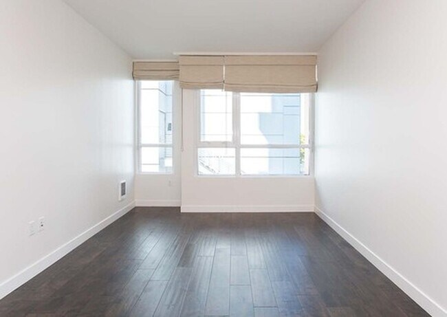 Foto del edificio - 300 Berry St
