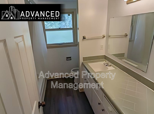 Foto del edificio - 7032 A West Mill Road