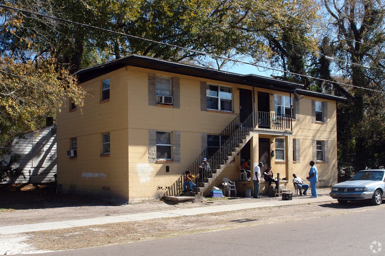 Building Photo - 3723 Pearce St