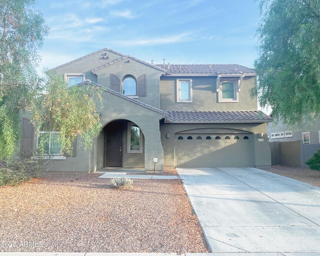 Foto principal - 1121 E Regent Dr