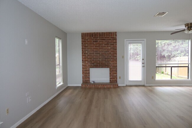 Building Photo - Putters Cove Duplex