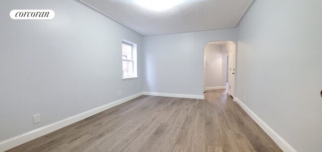 Foto del edificio - 1044 E 211th St