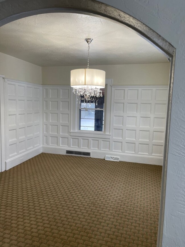 Building Photo - Completely Remodeled 3 Bedroom House