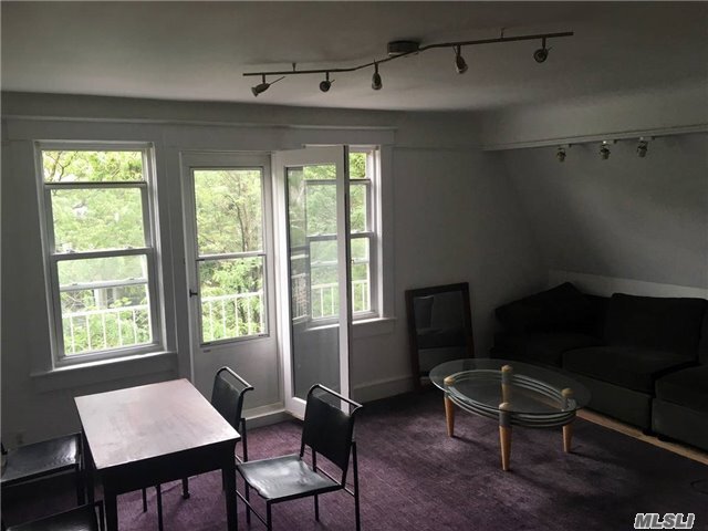 Foto del edificio - 84-16 85th Ave