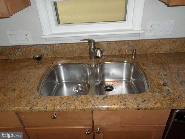 Foto del edificio - 500 Meadow Ln SW