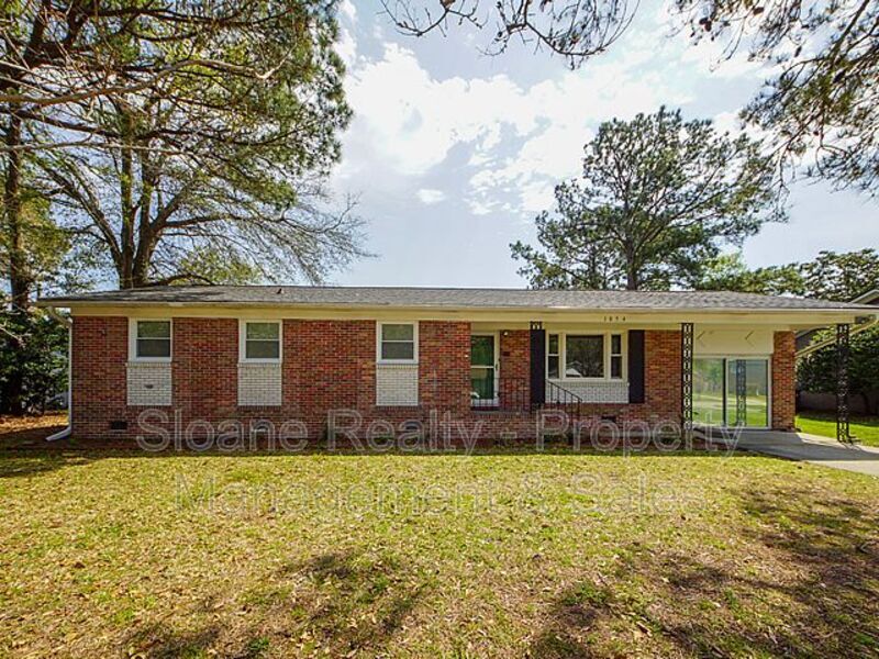 Primary Photo - 1054 Valley Rd