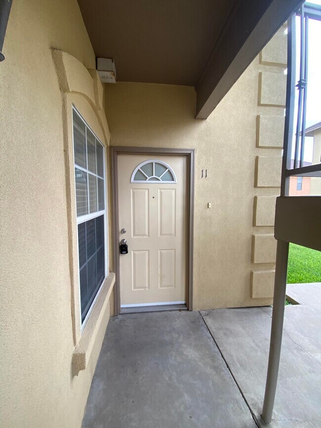Foto del edificio - 9804 Cantera Ct