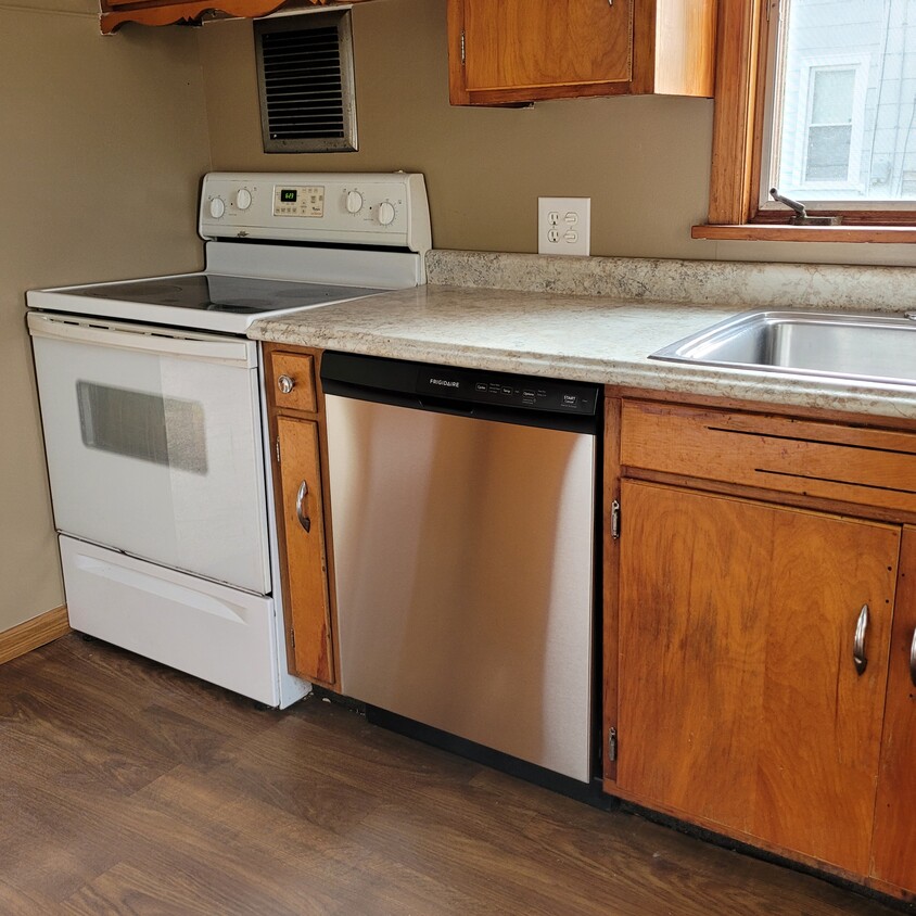 Primary Photo - 1324 Cherry St