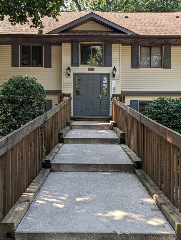 6081 Danford Creek Dr Unit 1, Kalamazoo, MI 49009 Condo for Rent in