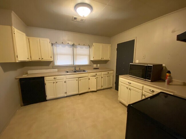 Foto del edificio - 3bed/2bath ALL ELECTRIC Home!