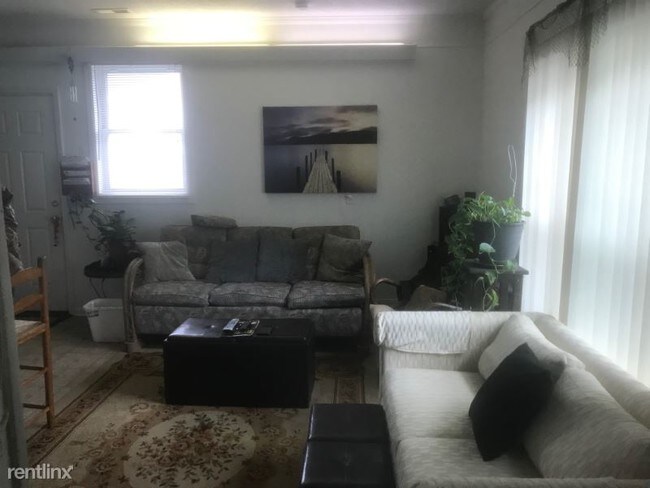 Foto del edificio - 1009 S Memorial Blvd