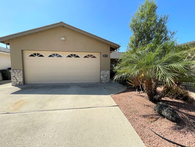 Building Photo - Duplex In Quiet East Ventura Neighborhood