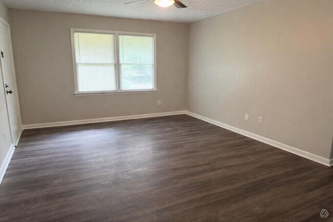 Family Room - 92 Brannan St