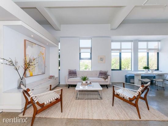 Building Photo - 1 br, 1 bath - 1180 Washington St Apt 302