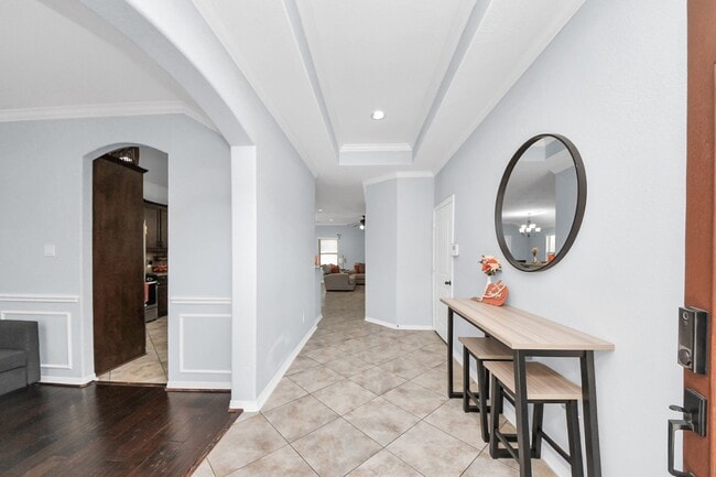 Building Photo - 6714 Albion Cresent Dr