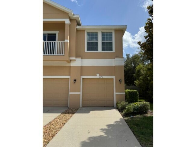 Foto del edificio - 2 bed 2 bath 1 Car Garage Townhome