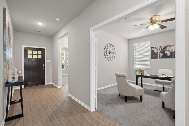 Building Photo - 8315 Divot Trce