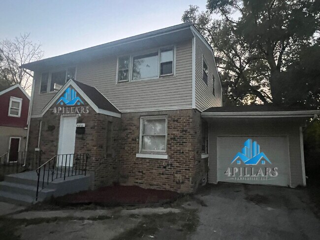 Foto del edificio - "Spacious 4-Bed, 2-Bath Gem on Kentucky Street – 2,178 Sq. Ft. of Comfort!"
