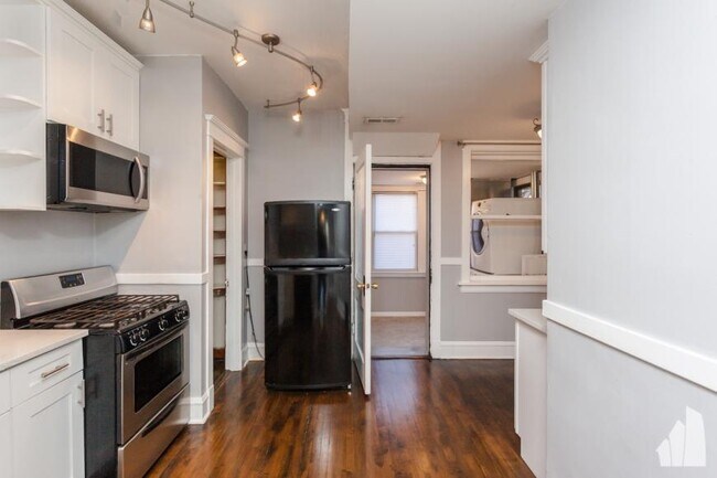 Foto del edificio - 2 bedroom in Chicago IL 60657