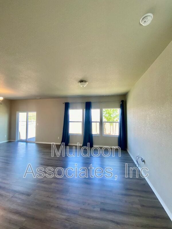 Building Photo - 8274 Talc Dr