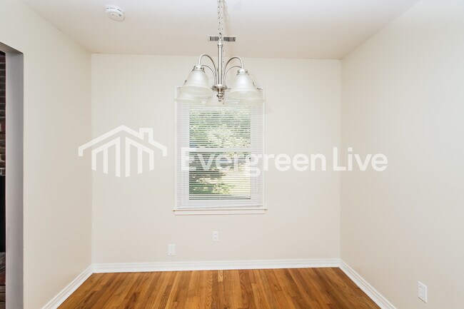 Foto del edificio - 4910 Roebuck Rd NW