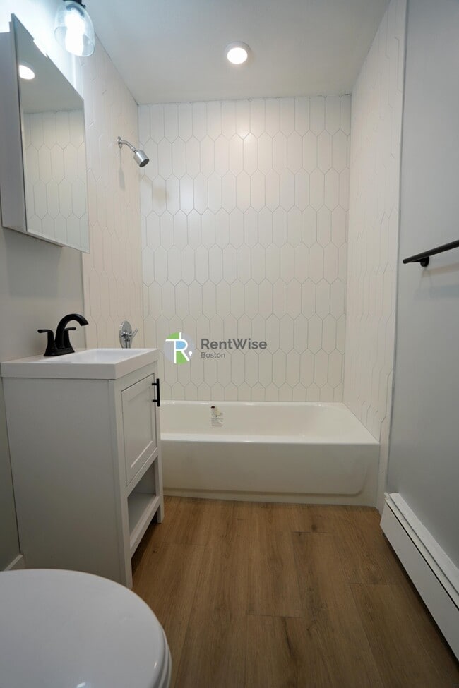 Photo - 745 E 6th St Apartment