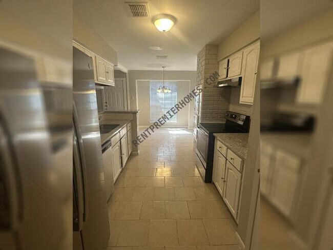 Photo - 403 Mistywood Dr House