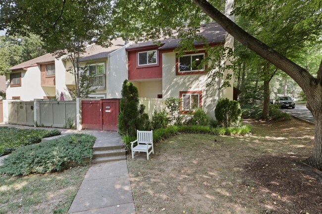Building Photo - 1595 Inlet Ct