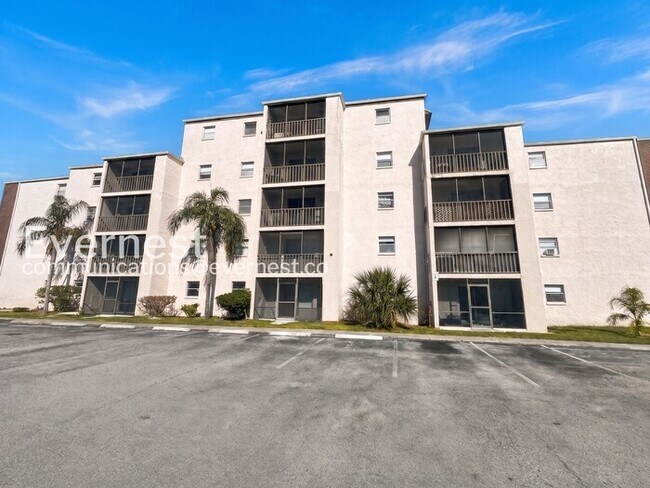 Building Photo - 5541 Bay Blvd