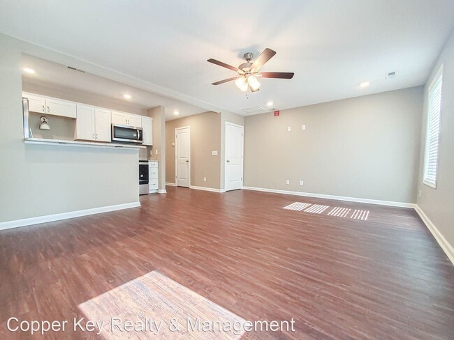 Building Photo - 2 br, 2.5 bath House - 135 Country Lane #103