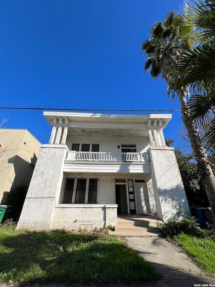 Photo - 111 Leigh St House