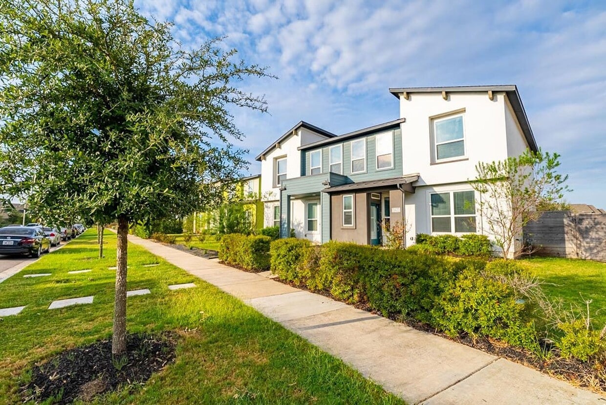 Primary Photo - Modern Comfort Meets Stylish Serenity: You...
