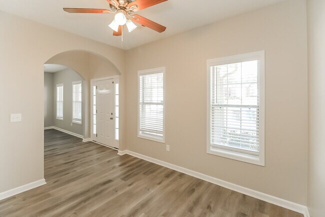 Building Photo - 330 Derby Dr