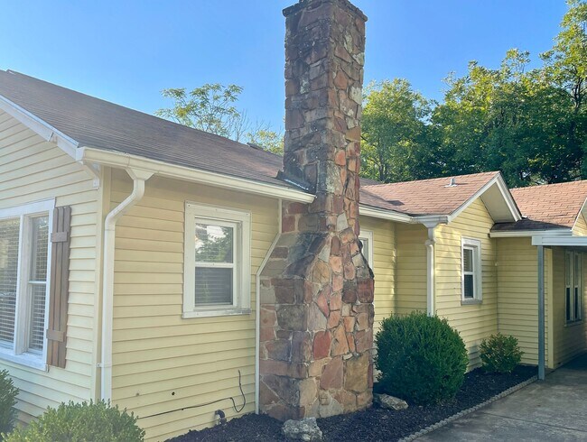 Foto del edificio - 4715 White Oak Ln