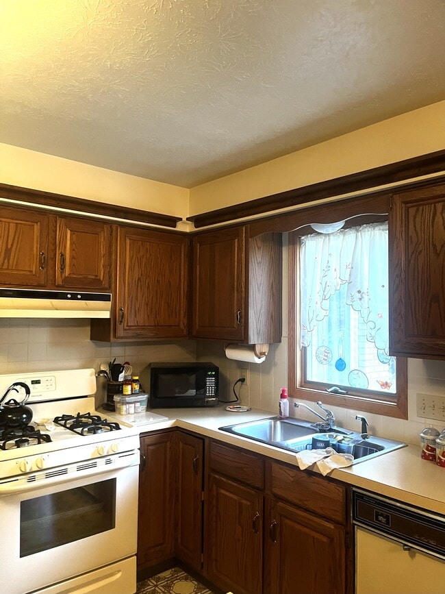 Building Photo - 1248 Boettler Rd