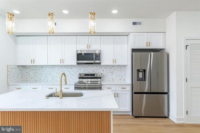 Foto del edificio - 737 N 42nd St