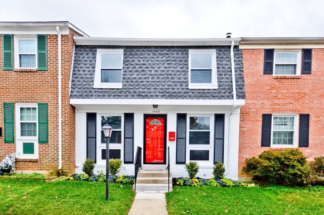 Primary Photo - 1459 Potomac Heights Dr