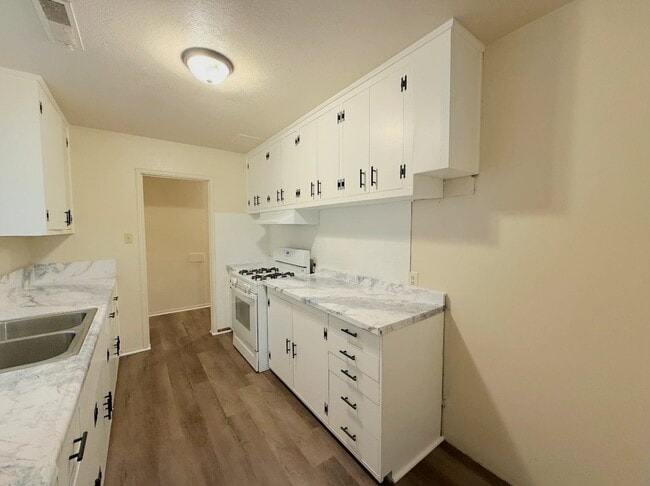 Foto del edificio - 2559 Ballantyne Dr