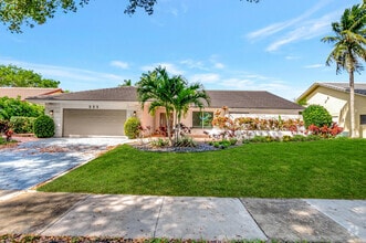 Building Photo - 355 Woodlake Ln