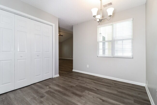 Foto del edificio - 1015 Amelia Grove Ln SE